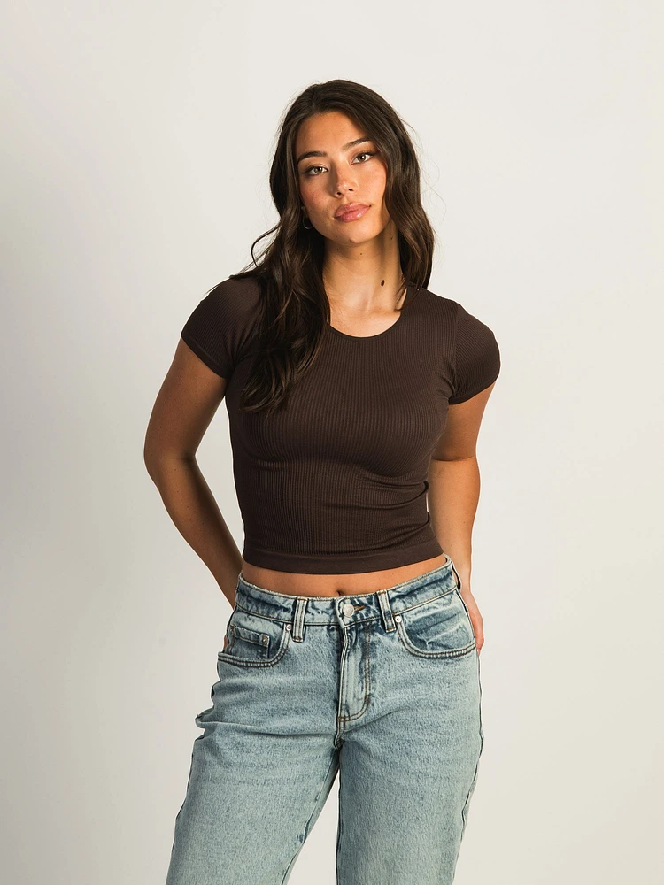 HARLOW RIBBED SEAMLESS TEE