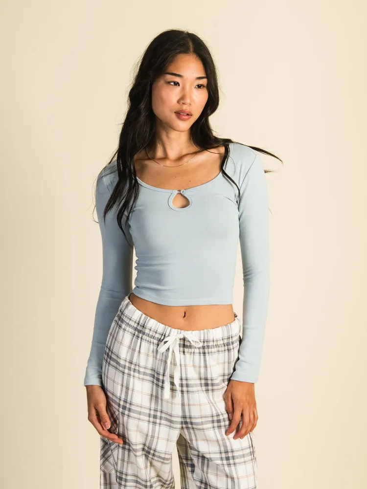 HARLOW PENNY KEYHOLE LONG SLEEVE TEE - LIGHT BLUE CLEARANCE