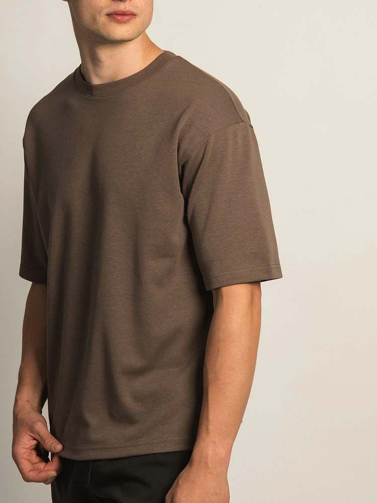KOLBY BOXY FIT TEE - MARRON