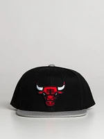 MITCHELL & NESS CHICAGO BULLS SNAPBACK - CLEARANCE
