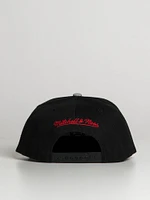 MITCHELL & NESS CHICAGO BULLS SNAPBACK - CLEARANCE