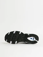 WOMENS NEW BALANCE THE 530 SNEAKER