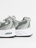 WOMENS NEW BALANCE THE 530 SNEAKER