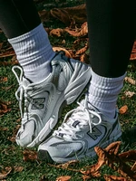 WOMENS NEW BALANCE 530 SNEAKER - WHITE/INDIGO