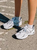 WOMENS NEW BALANCE 530 SNEAKER - WHITE/INDIGO