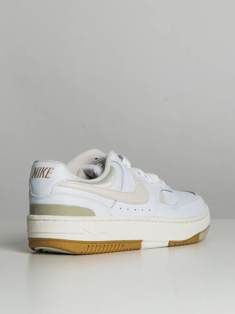 BASKETS NIKE GAMMA FORCE FEMME
