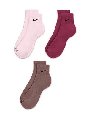 NIKE EVERYDAY PLUS CUSHION TRIANGLE 3PACK - CLEARANCE