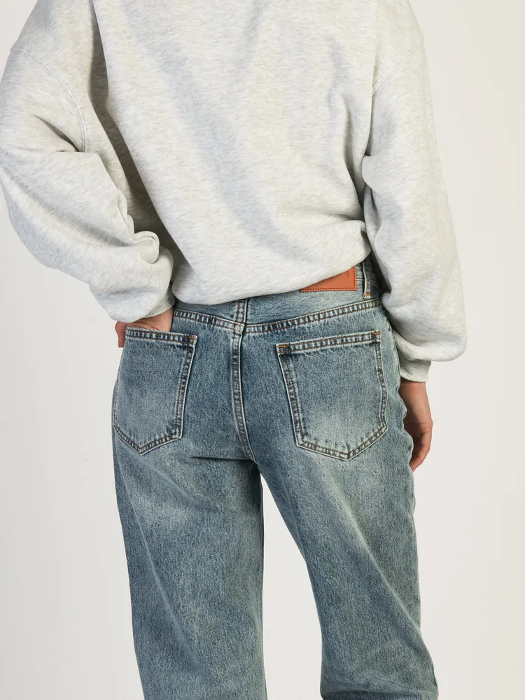JEAN JAMBE DROITE HOLLY ASYMETRIC
