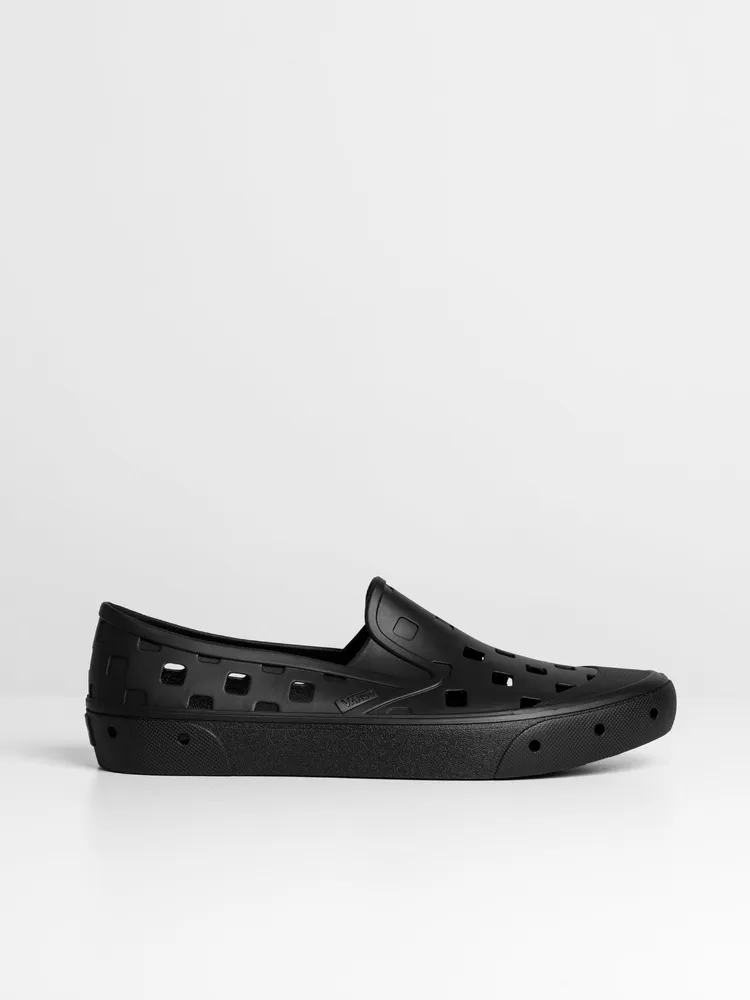 MENS VANS TREK SLIP-ON - CLEARANCE