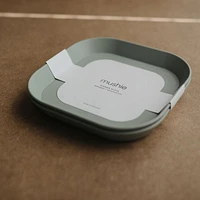 Mushie 2-Pack Square Plastic Dinner Plates