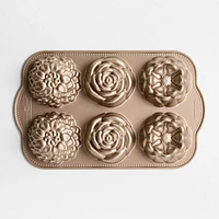 Nordic Ware ® Floral Cakelet Pan