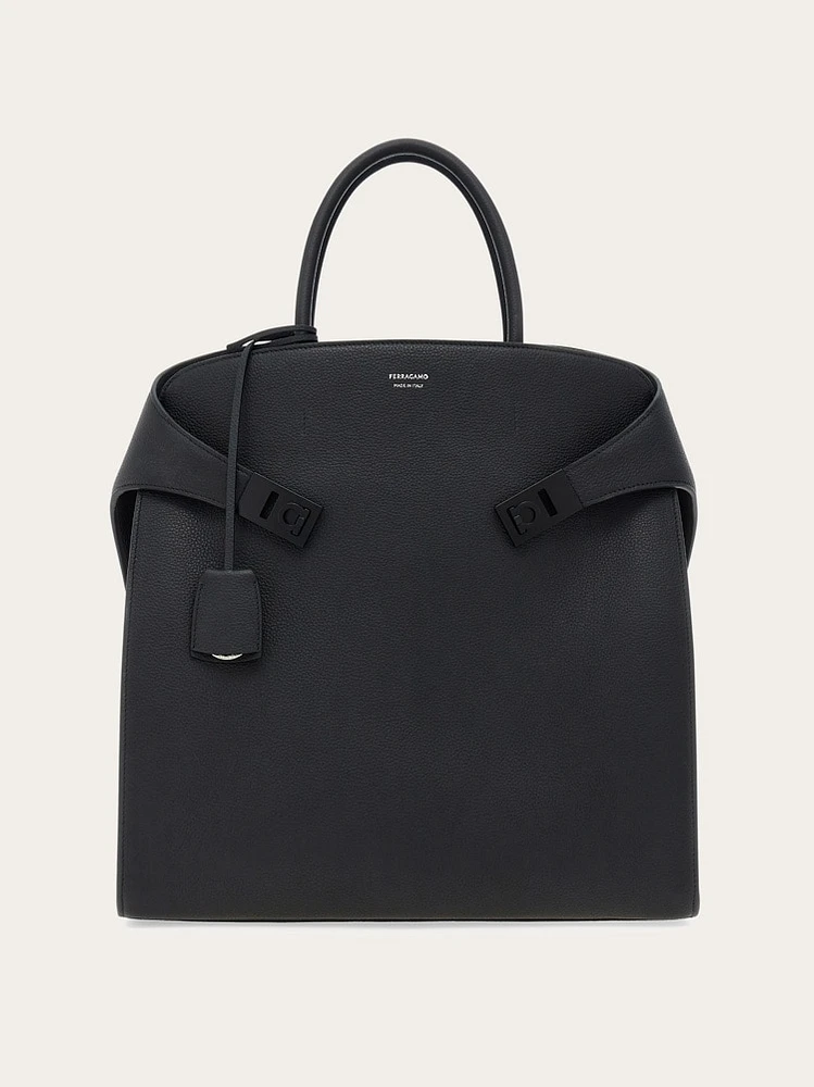 Hug tote bag