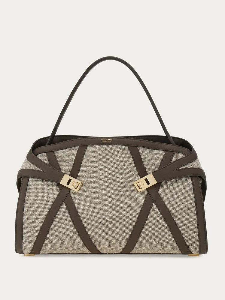 Hug soft shoulder bag with leather trims (L)