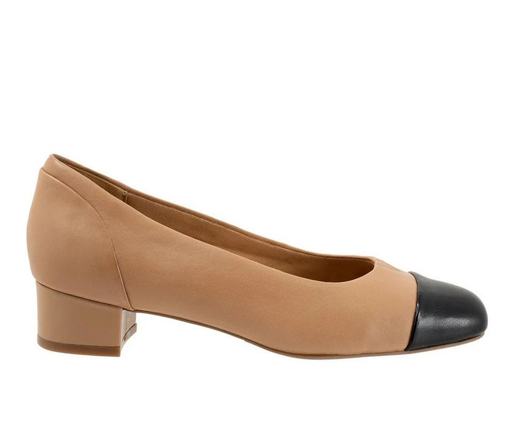Women's Trotters Daisy Pumps