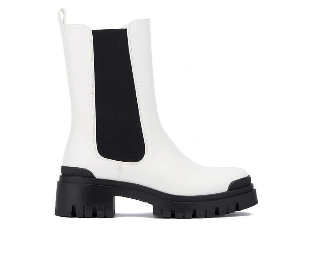 Women's New York and Company Lola Chelsea Boots