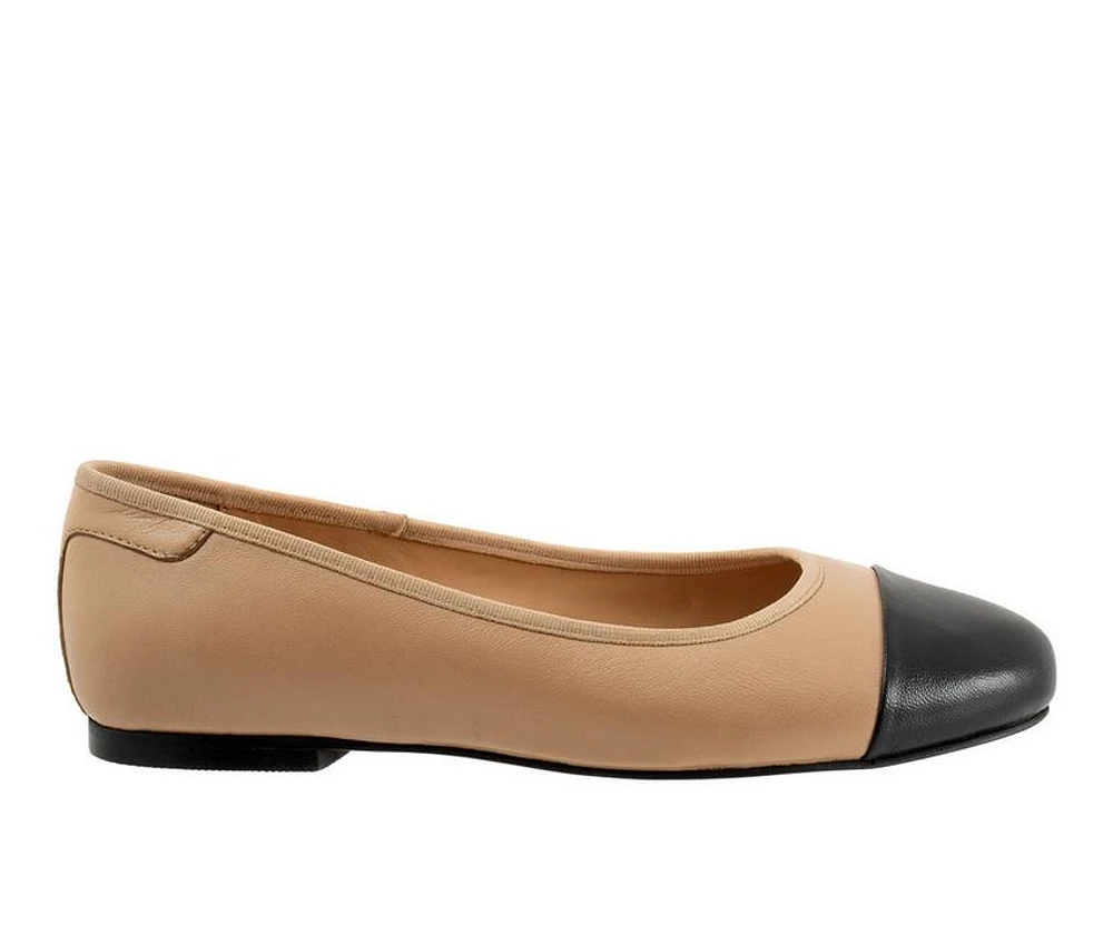 Women's Trotters Clara Flats