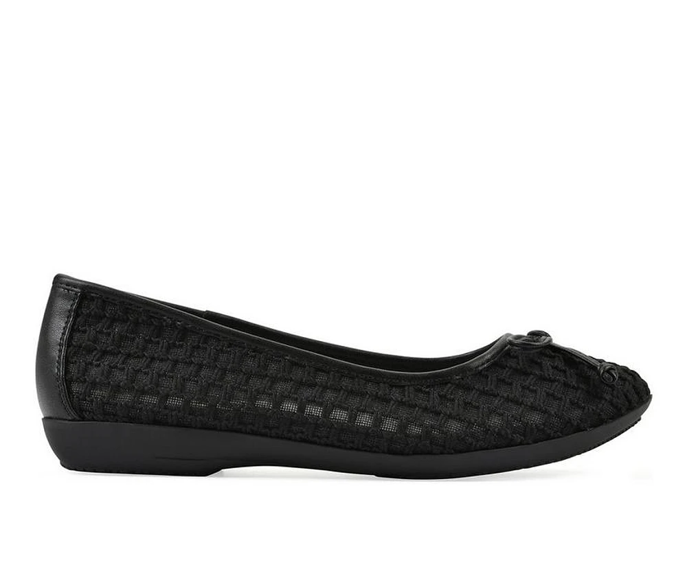 Women's Cliffs by White Mountain Chelcy Flats