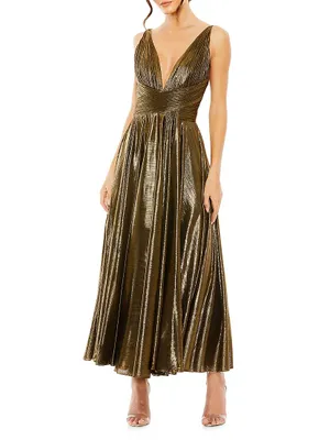 Sleeveless V-Neck Pleated Midi-Dress