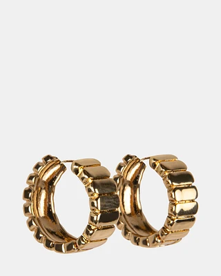 HUGGIE EARRING GOLD