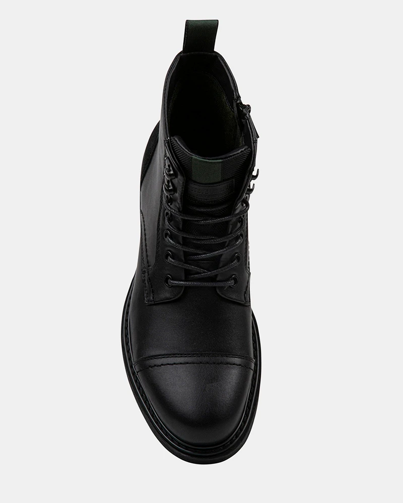 FINN BLACK
