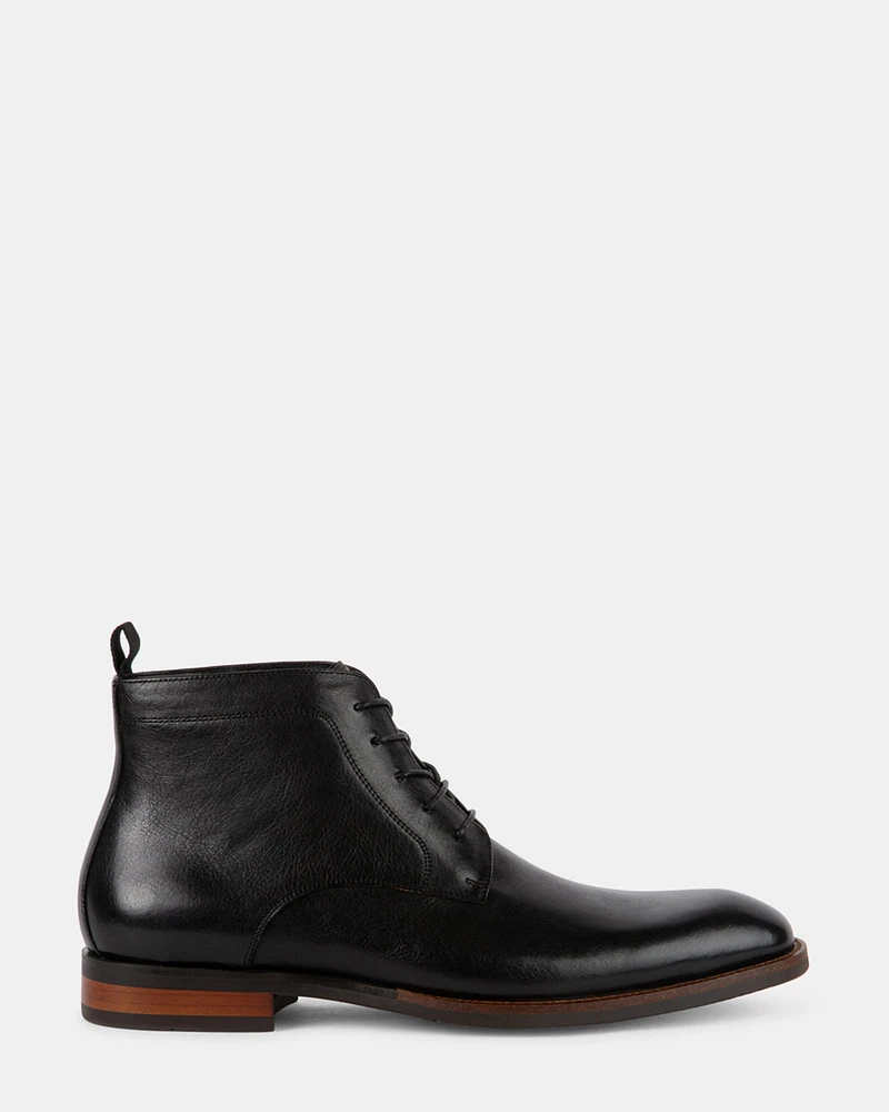 MADRIGO BLACK LEATHER
