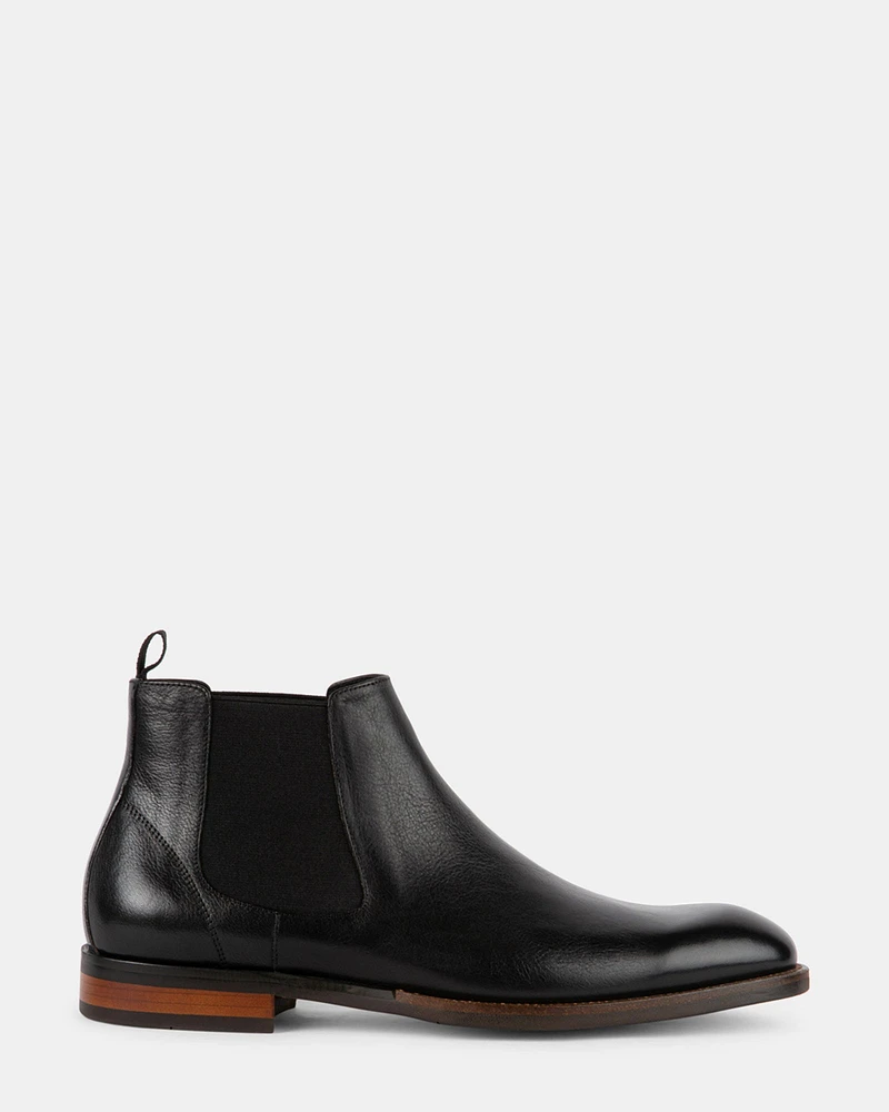 MERIDIAN BLACK LEATHER