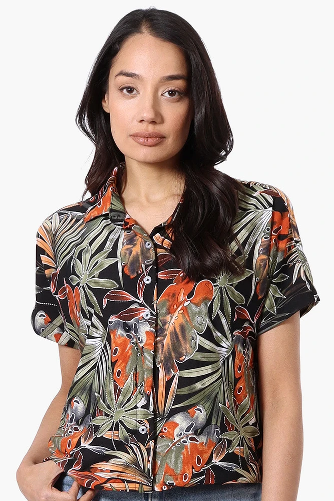 Beecher Brook Leaf Pattern Cropped Short Sleeve Blouse
