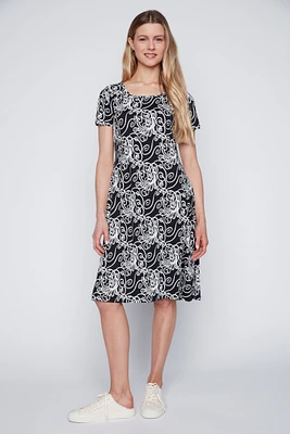 La robe d'été à imprimé abstrait