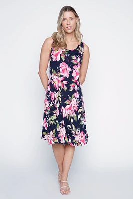 La robe d'été à imprimé floral abstrait