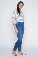 Slim leg pull on jean