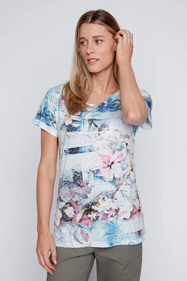 Le t-shirt dévoré imprimé fleuri