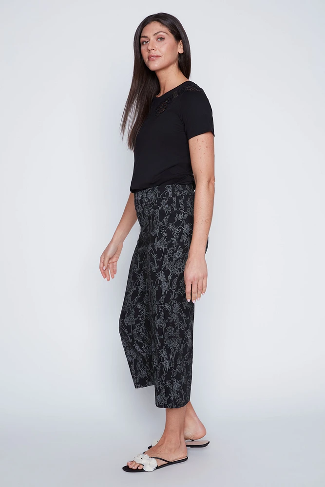 Wide leg floral jacquard capri