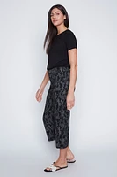 Wide leg floral jacquard capri