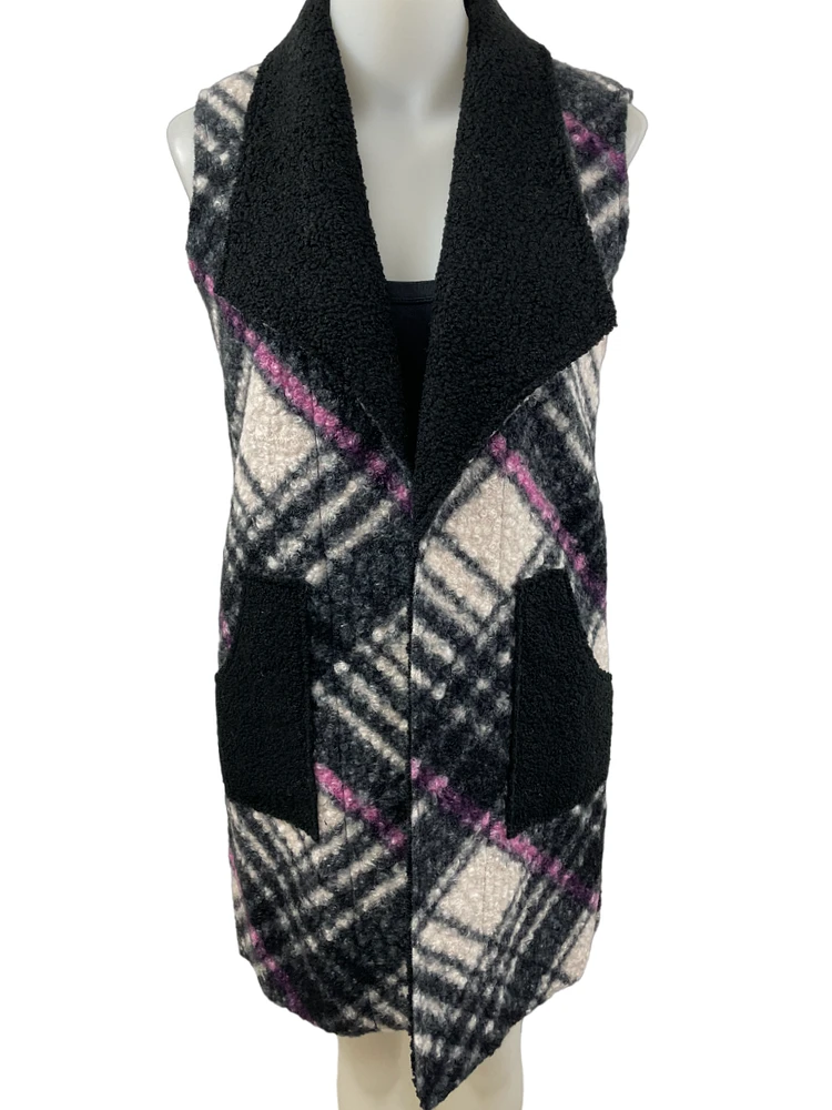 Sleeveless checked jacket with front pockets and side slits