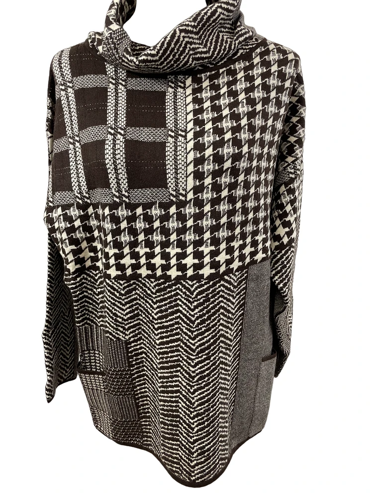 Multi-patch knit Top with front pockets