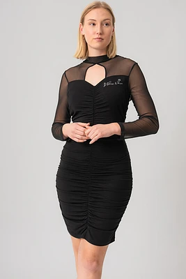 La robe épaules et manches diaphanes