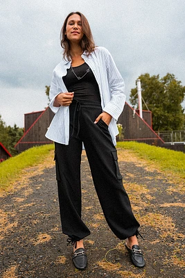 Le pantalon cargo cheville ajustable