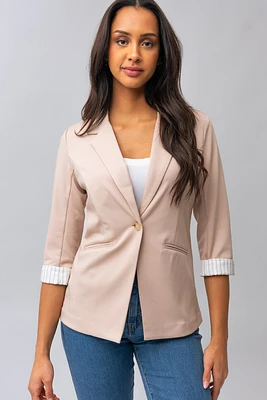Le blazer manche à revers contraste