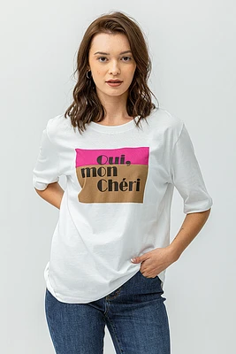 Le t-shirt imprimé « Oui, mon chéri »