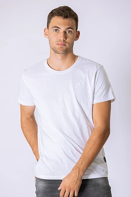 Le t-shirt uni coloré