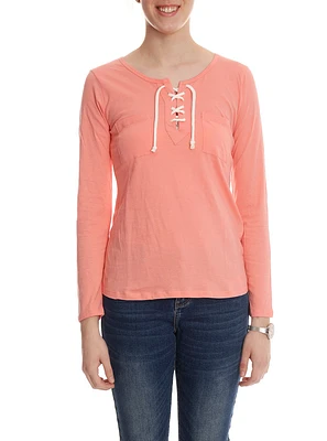 Le t-shirt uni lacé