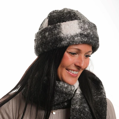 Checkered curly hat