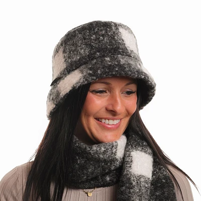 Chapeau cloche bouclé à carreaux