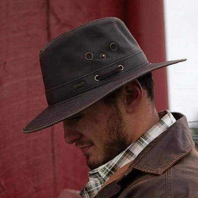 Chapeau Holly Hill