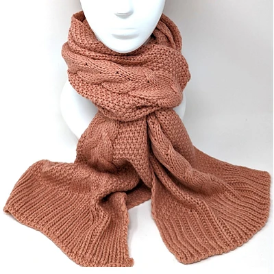 Scarf with cables