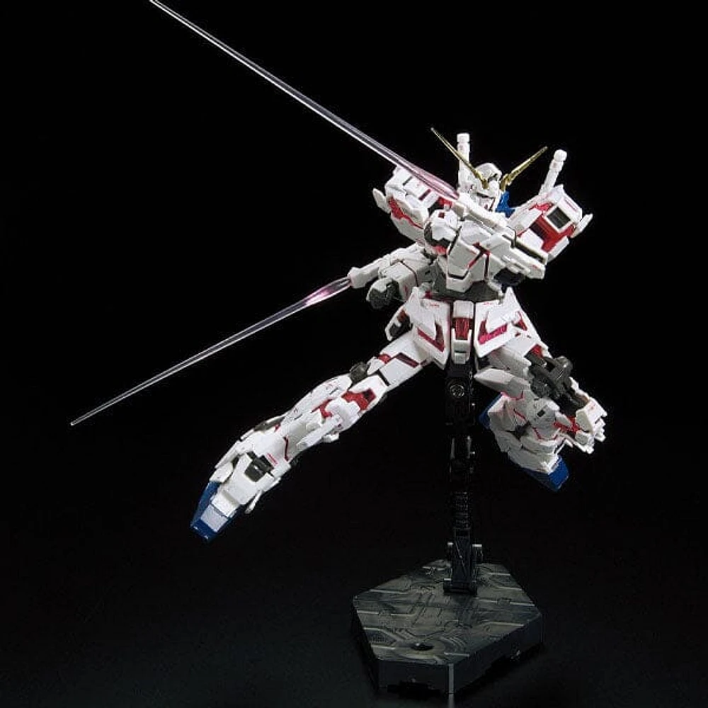 BANDAI Hobby RG #25 RX-0 Unicorn Gundam 1/144 Scale 5" Model Kit