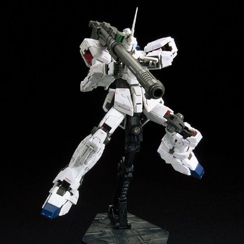 BANDAI Hobby RG #25 RX-0 Unicorn Gundam 1/144 Scale 5" Model Kit