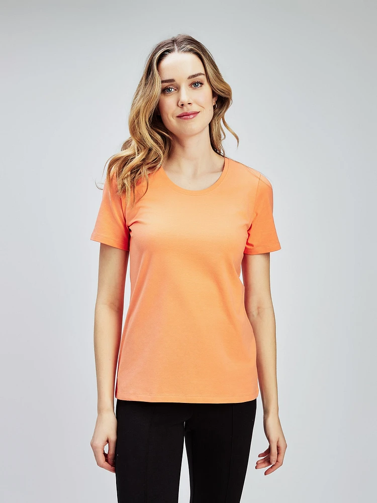 Short-sleeve semi-fitted t-shirt