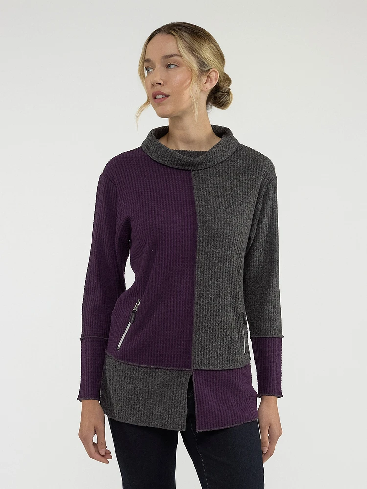Semi-fitted knit tunic