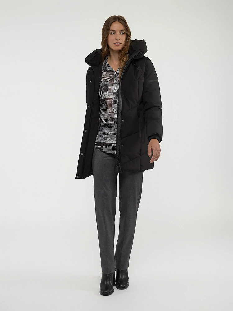 Long semi-fitted puffer jacket